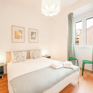 guestready-captains-residence-near-gua-museum.hotels-lisbon-portugal.com/